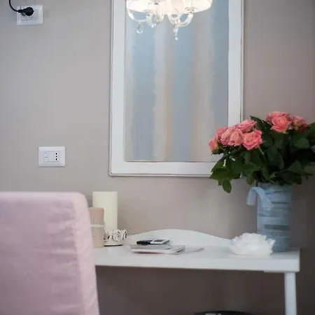 Chic In Center Bed & Breakfast