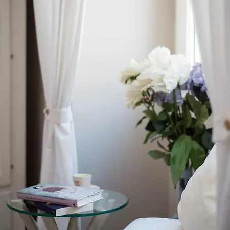 Chic In Center Bed & Breakfast Salerno